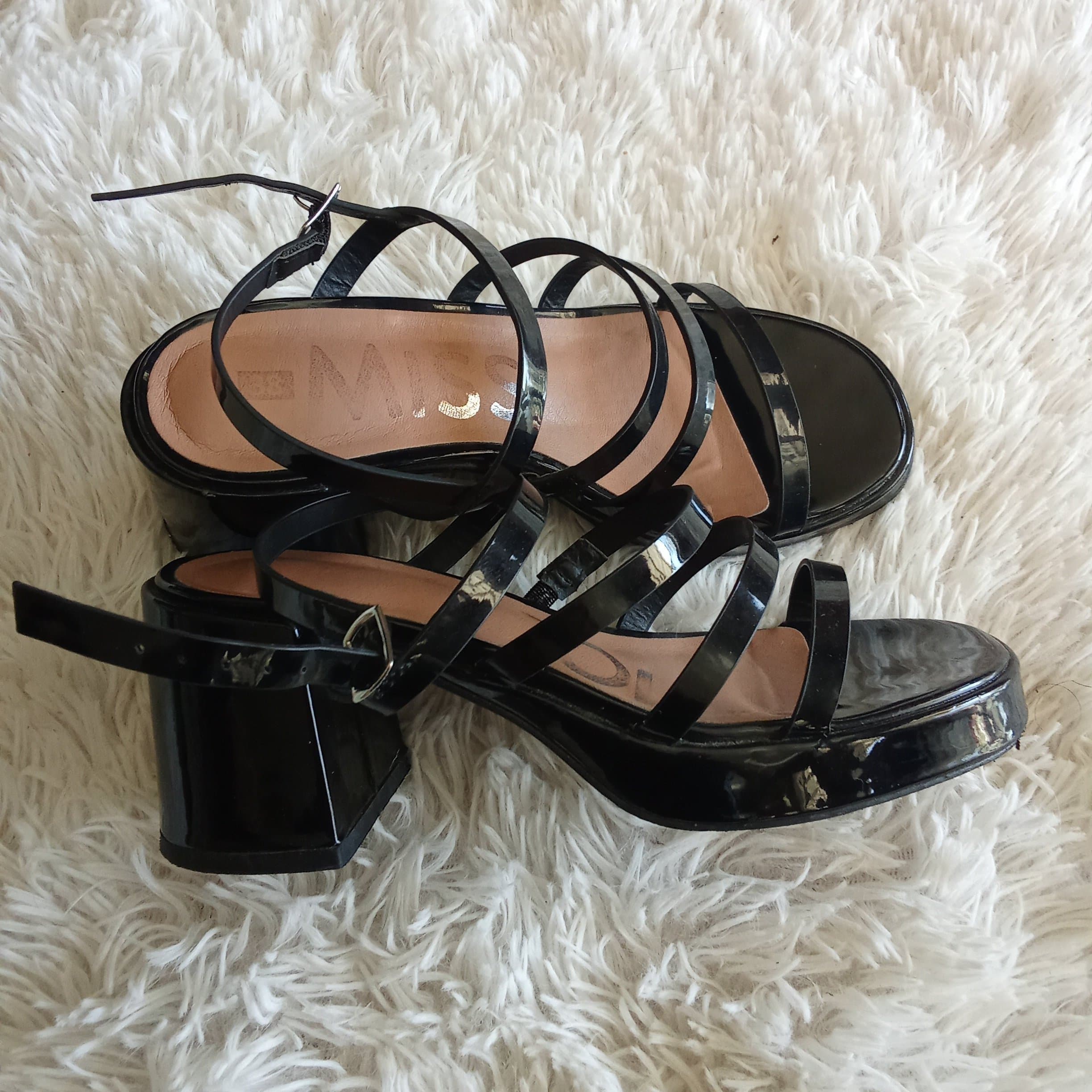 Sandalias negras